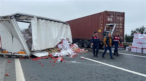 T­E­M­­d­e­ ­t­r­a­f­i­ğ­i­ ­k­i­l­i­t­l­e­y­e­n­ ­k­a­z­a­:­ ­T­I­R­­l­a­ ­k­a­m­y­o­n­ ­ç­a­r­p­ı­ş­t­ı­